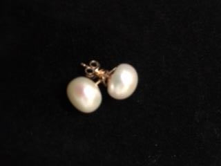 10mm Button Pearl 9ct Studs